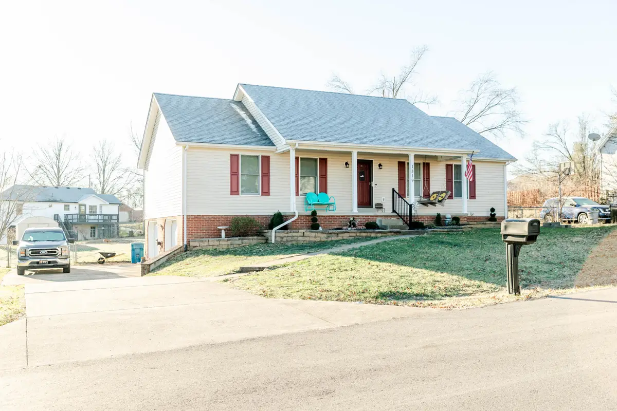 1319 Bonnie Blue Loop, Lawrenceburg, KY 40342 - Image #1