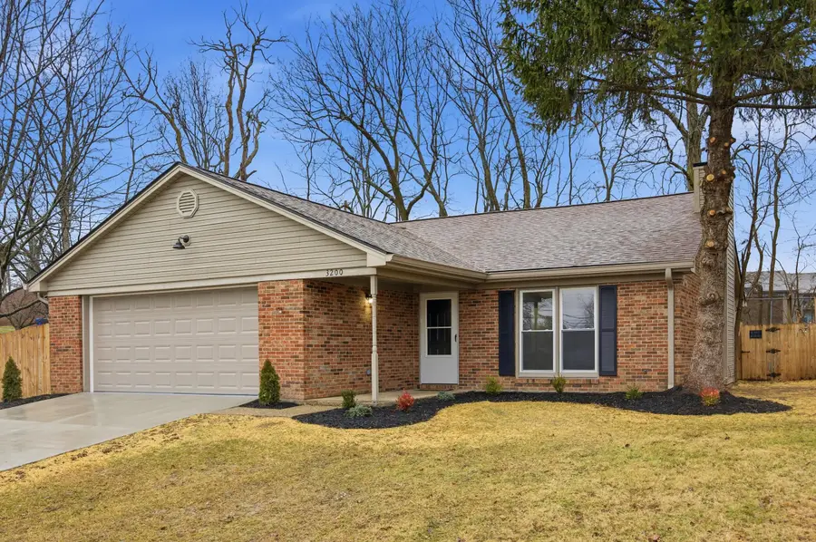 3200 Hunters Point Drive, Lexington, KY 40515 - Image #2