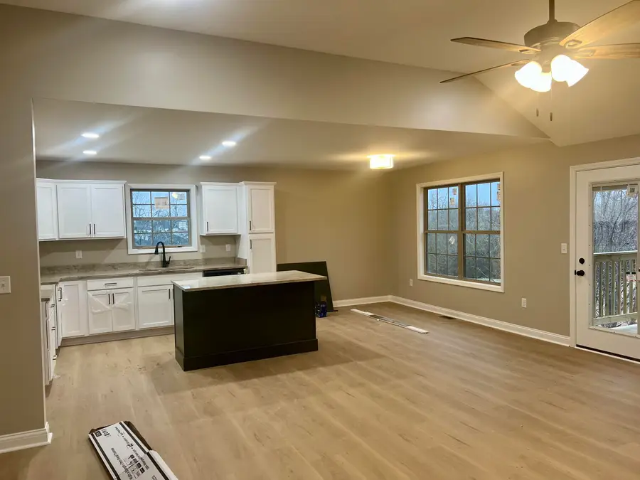 555 Middle Creek Way, Berea, KY 40403 - Image #3