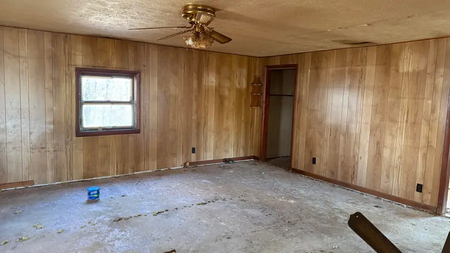 383 E Halcomb Road, Orlando, KY 40460 - Image #2