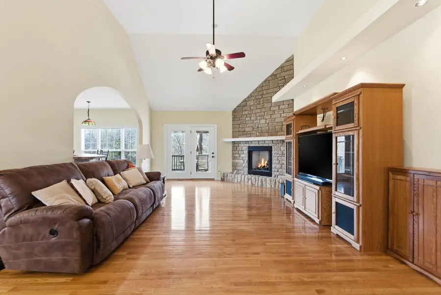 180 Lakeshore Circle, Georgetown, KY 40324 - #2