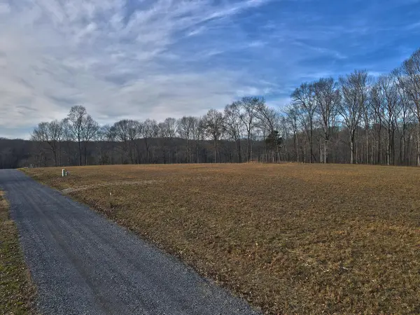 19 Dockery Road, Russell Springs, KY 42642