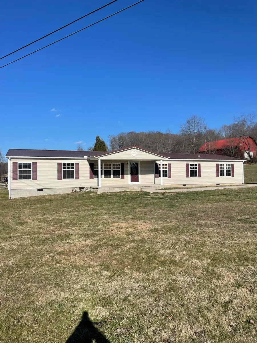 6854 E Laurel Road, London, KY 40741 - #2