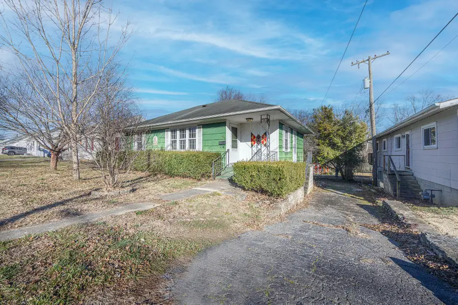 304 Creekview Drive, Paris, KY 40361 - Image #2