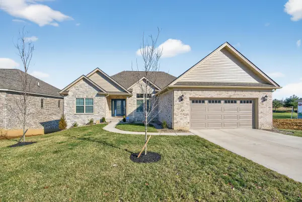 111 Oak Hill Lane, Georgetown, KY 40324