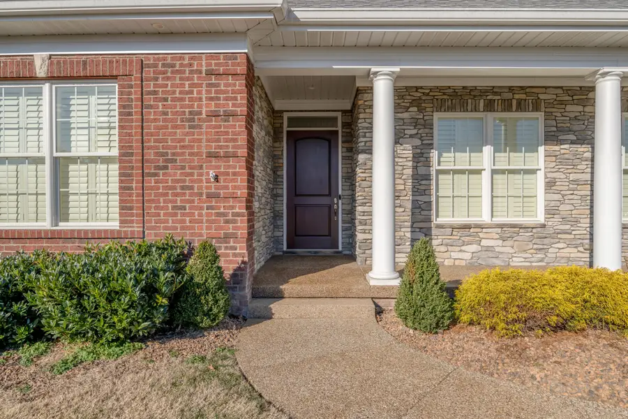 326 Foxtail Road, Versailles, KY 40383 - Image #3