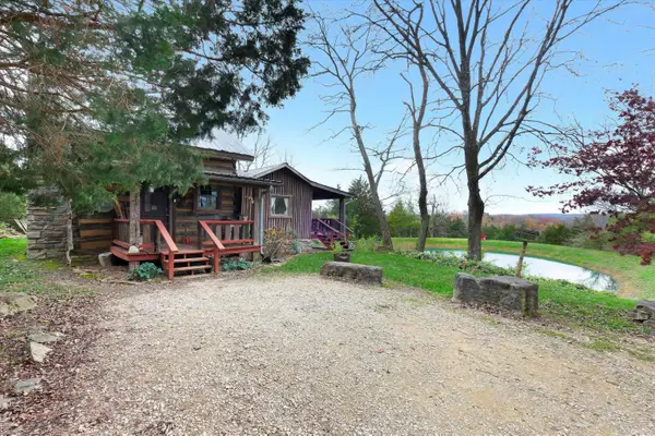 2945 N Greenbrier Road, Madison, IN 47250