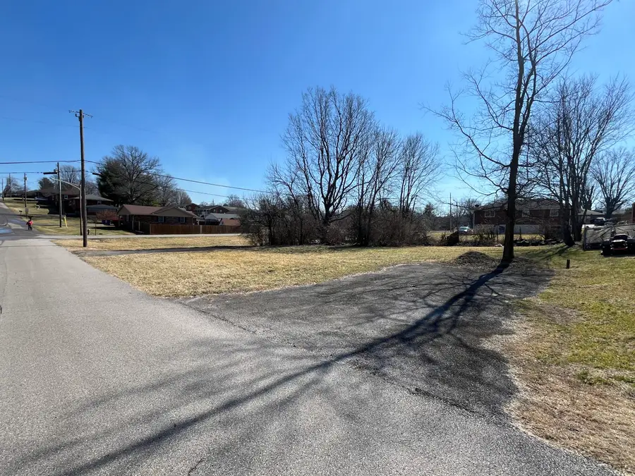 702 Perkins Avenue, Danville, KY 40422 - #3