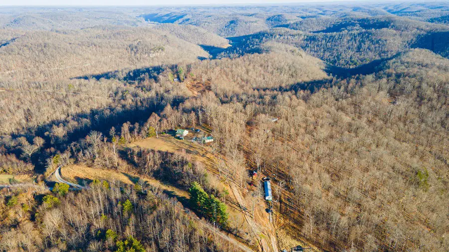 250 Plowman Dunn Road, Irvine, KY 40336 - Image #2