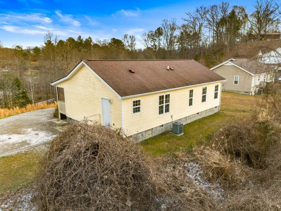 140 Hickory Lane, Middlesboro, KY 40965 - Image #3