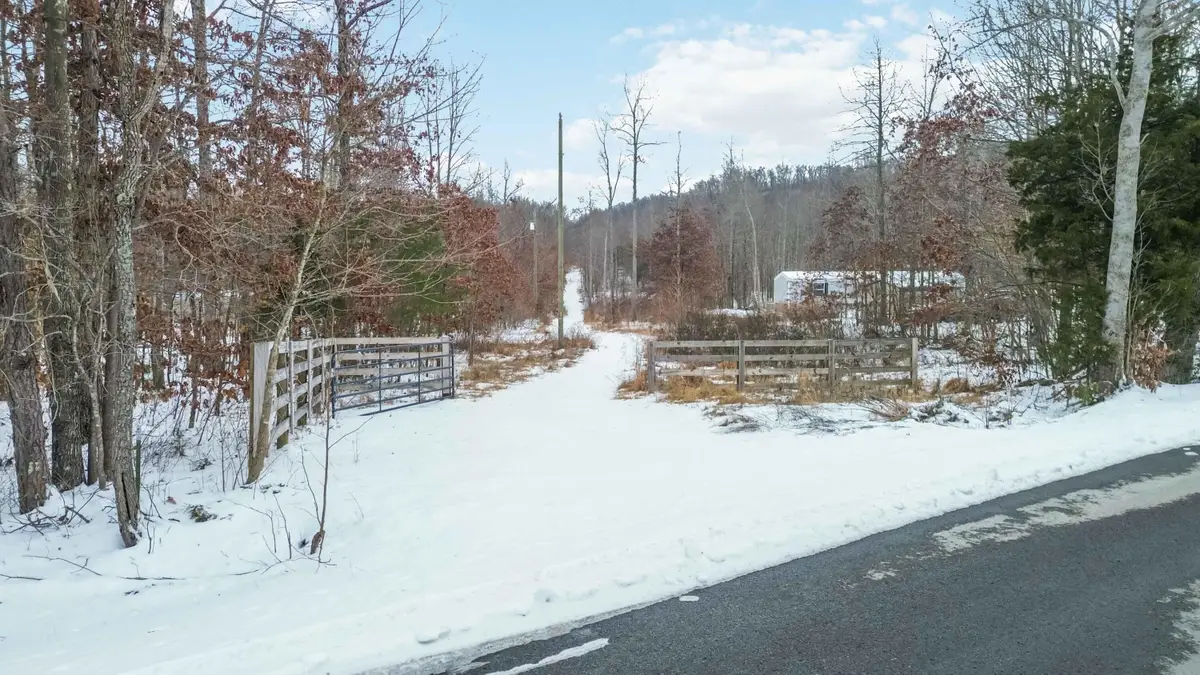 4430  Pine Grove Rd, Crab Orchard, KY 40419 - Image #1