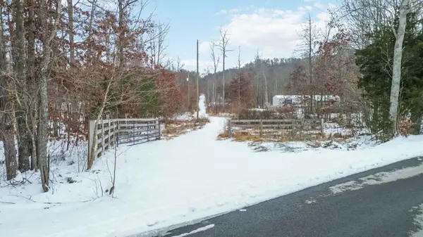 4430  Pine Grove Rd, Crab Orchard, KY 40419