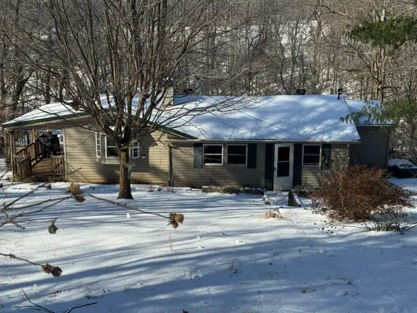 745 W Lone Oak Road, Clay City, KY 40312