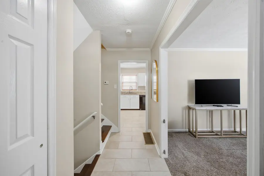 216 Paddock Drive, Versailles, KY 40383 - Image #3