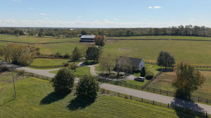 200 Carpenter Pike, Versailles, KY 40383 - #2