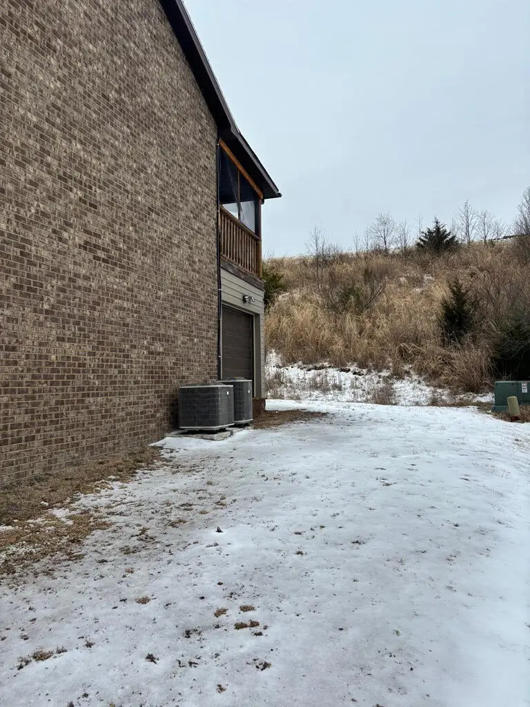 659 Clubhouse Drive, Prestonsburg, KY 41653 - #2