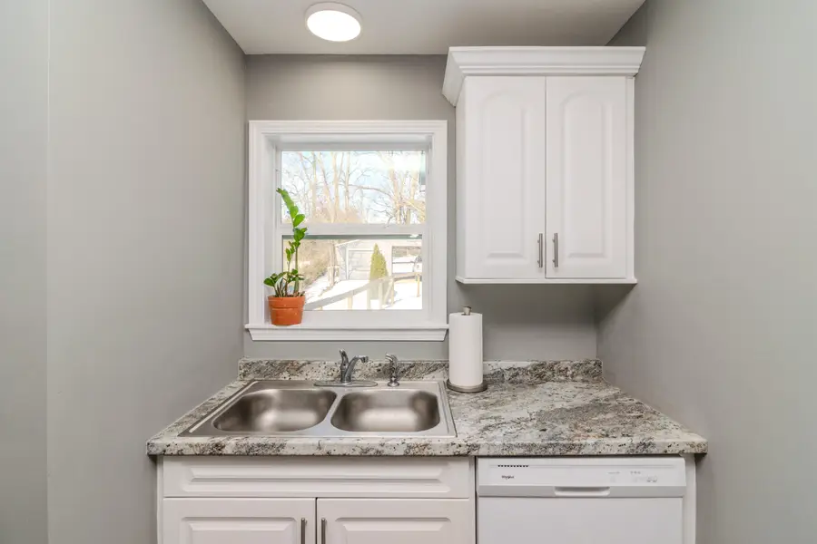 1437 High Street, Paris, KY 40361 - #3