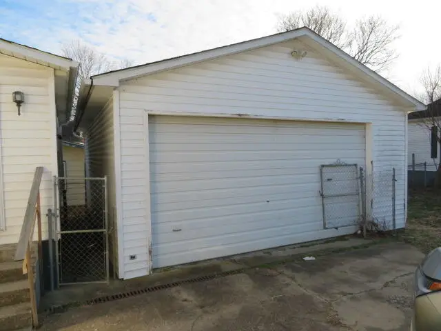 323 W 2nd Street, Paris, KY 40361 - #3