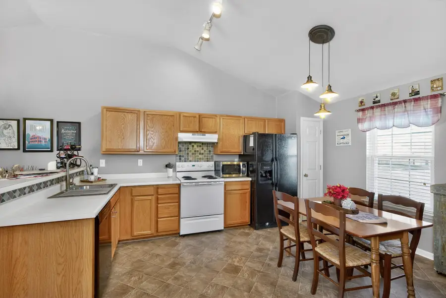 402 Platt Drive, Nicholasville, KY 40356 - #2