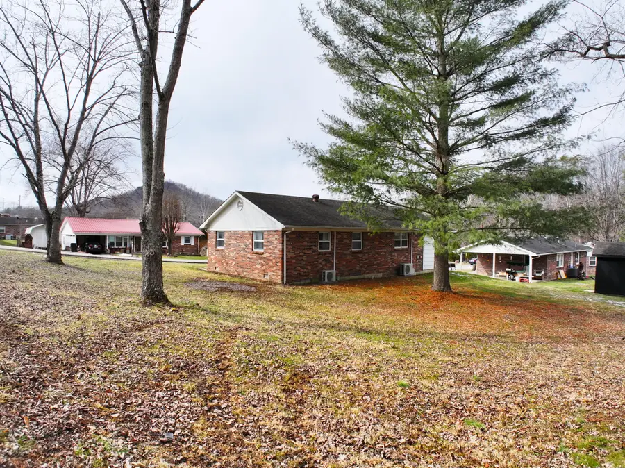 201 Scott Court, Irvine, KY 40336 - #2