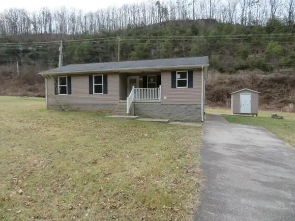 566 Lantern Way, Frenchburg, KY 40322