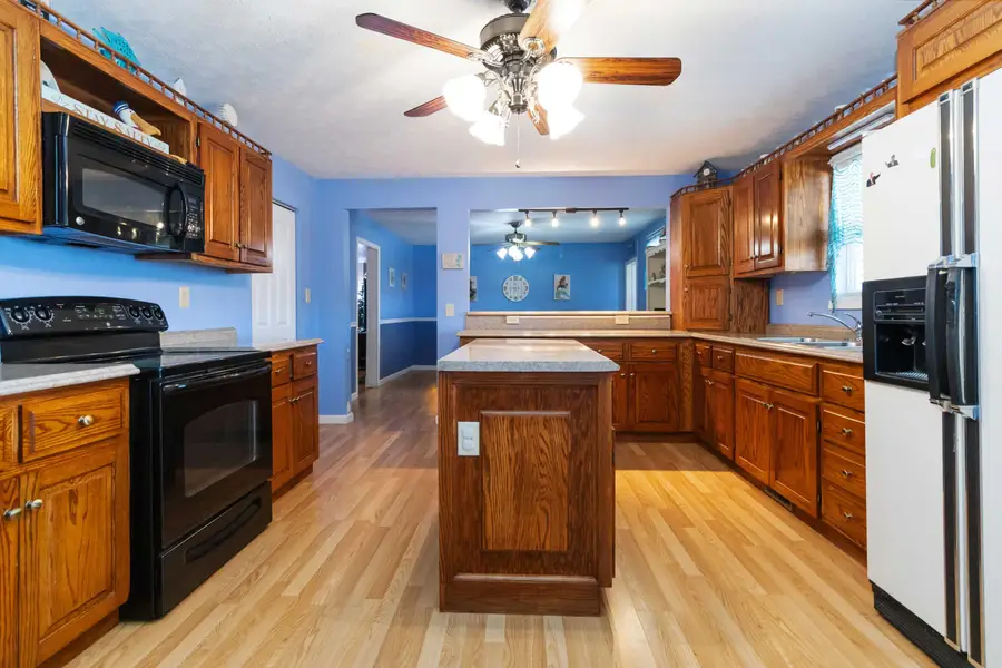 1015 Old Waitsboro Road, Bronston, KY 42518 - #3