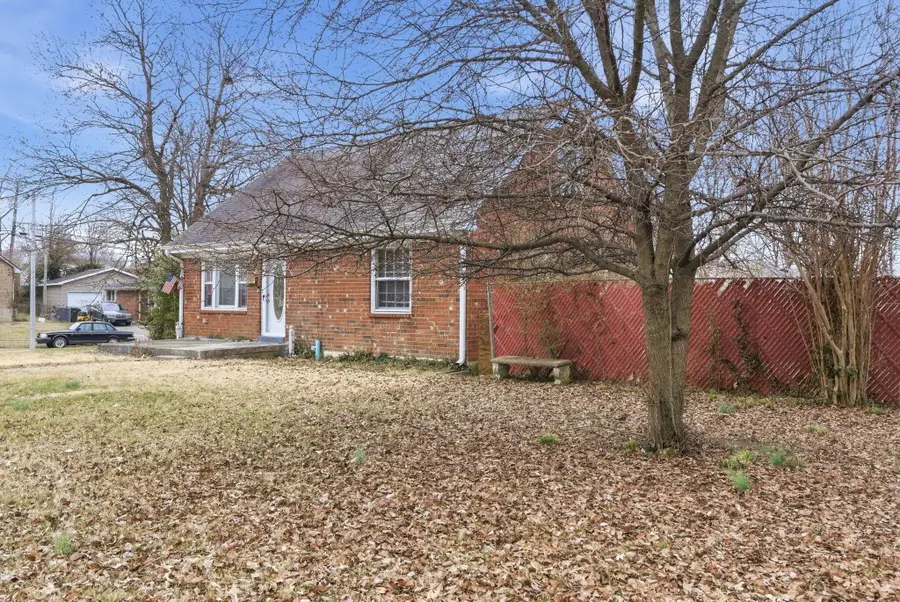 374 Larkwood Drive, Lexington, KY 40509 - #2