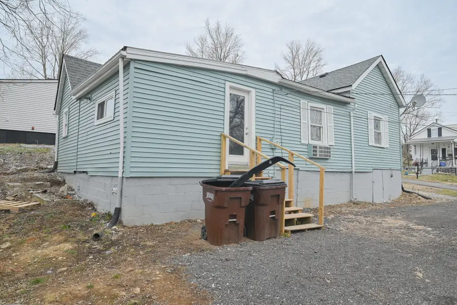 207 W 4th Street, Millersburg, KY 40348 - #2