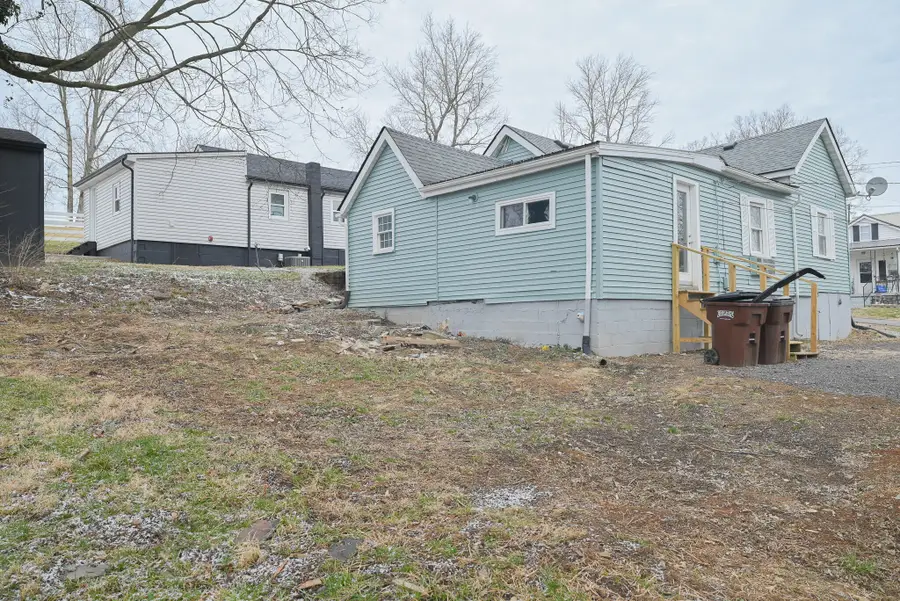 207 W 4th Street, Millersburg, KY 40348 - #3