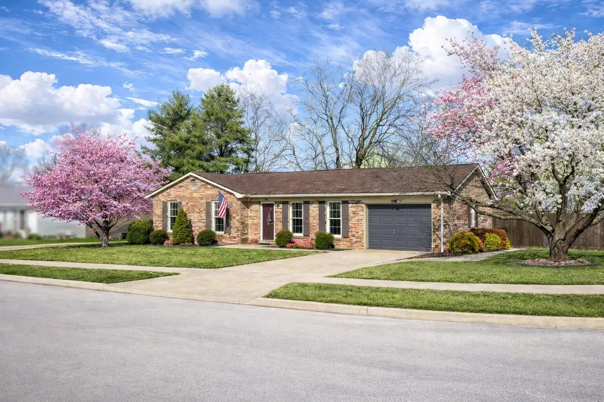 201 Normandy Circle, Versailles, KY 40383 - #1