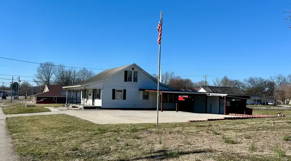 556 W Columbia Avenue, Monticello, KY 42633