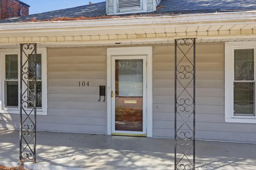 104 S Walnut Street, Wilmore, KY 40390 - #3