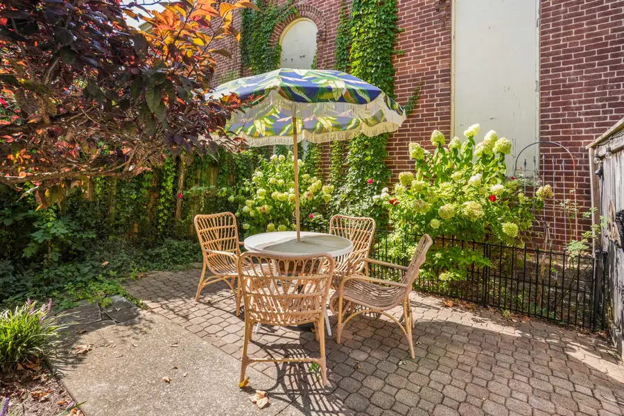 371 N Limestone, Lexington, KY 40508 - #2