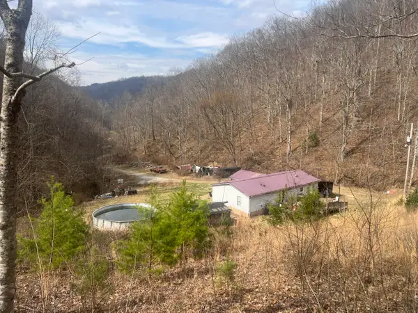 1470 Hopkins Fork, Pikeville, KY 41501