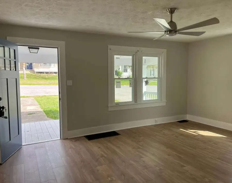 442 W Office Street, Harrodsburg, KY 40330 - #2