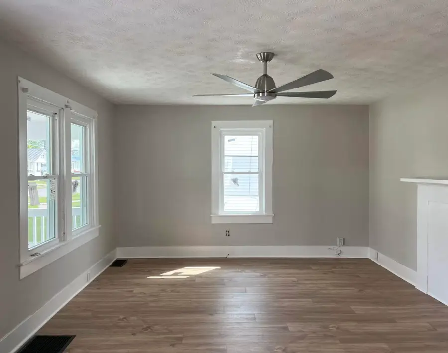 442 W Office Street, Harrodsburg, KY 40330 - #3