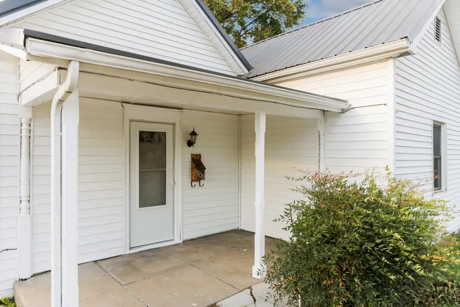 309 E Woodford Street, Lawrenceburg, KY 40342 - #2