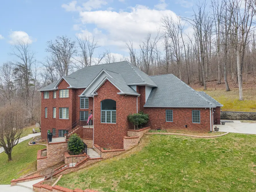 1357 Heather Hills Drive, Somerset, KY 42503 - #2
