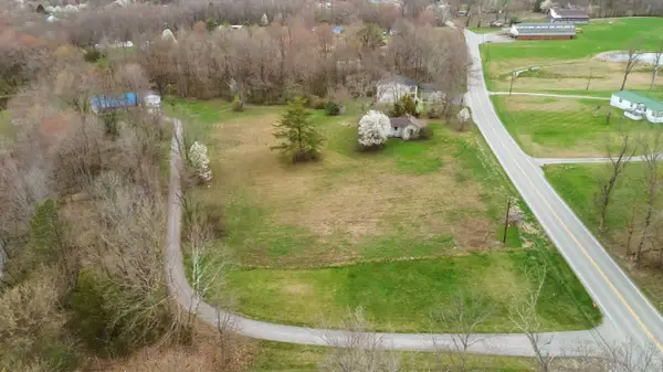 1957 Ky-490, East Bernstadt, KY 40729