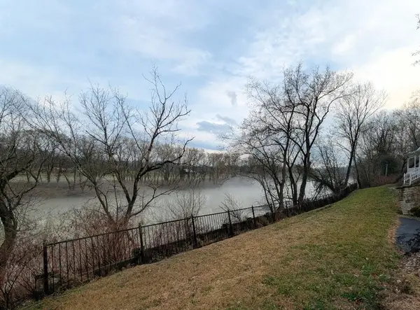 106 Admirals Landing, Frankfort, KY 40601