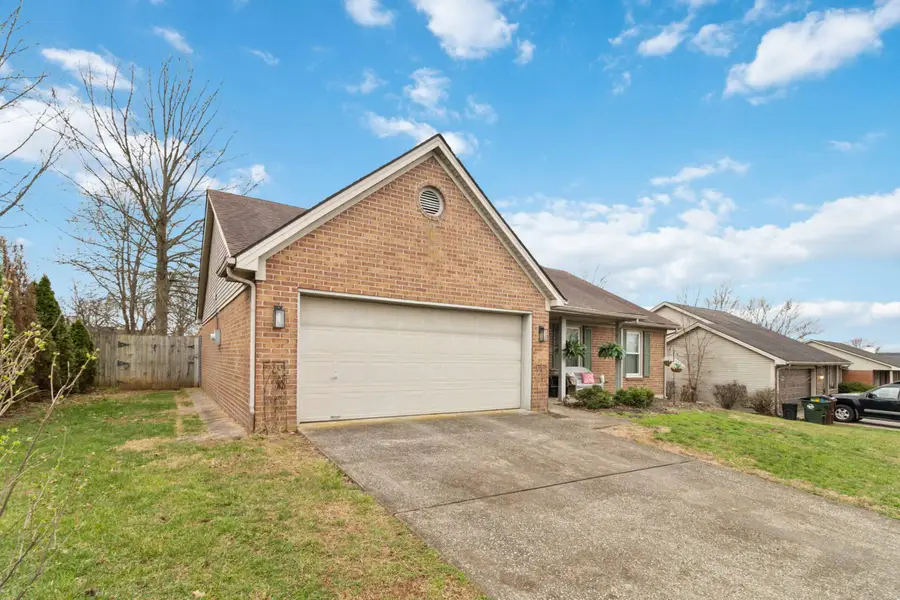 218 Chestnut Lane, Versailles, KY 40383 - #3