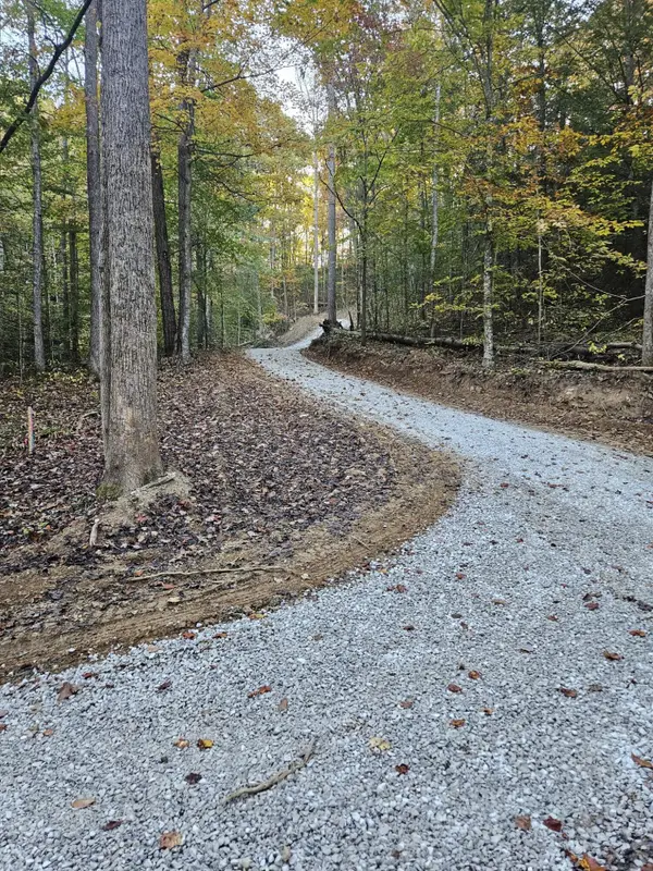 55 Low Ridge Road, Campton, KY 41301