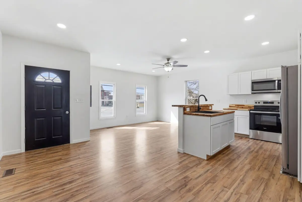 121 E Washington Street, Georgetown, KY 40324 - #1