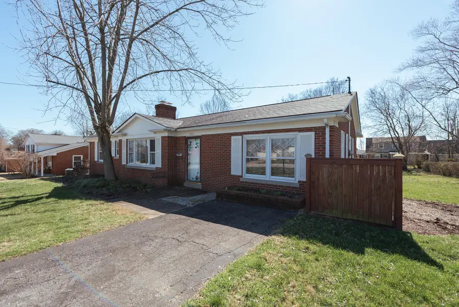 402 Hiawatha Trail, Georgetown, KY 40324 - #3