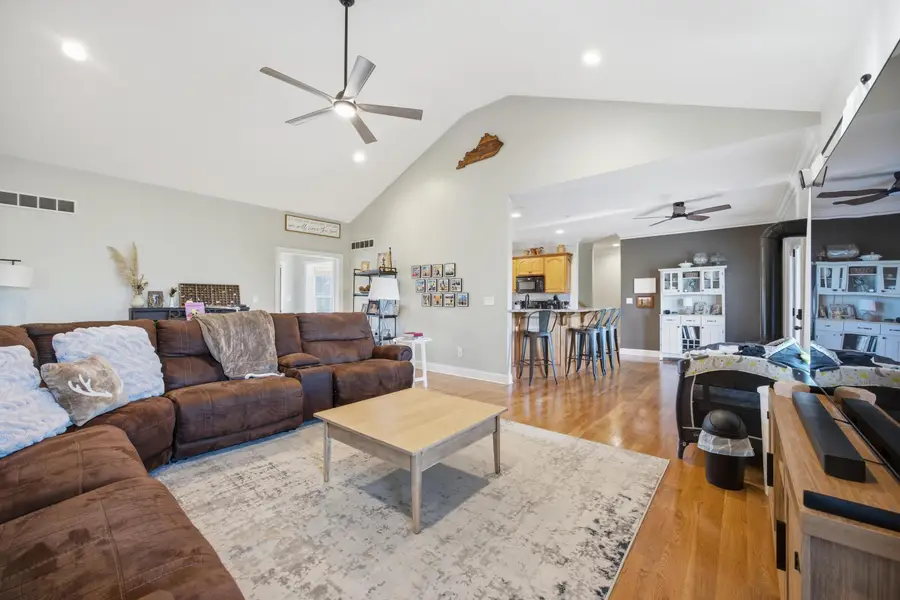 1045 Scenic Garden, Lawrenceburg, KY 40342 - #2