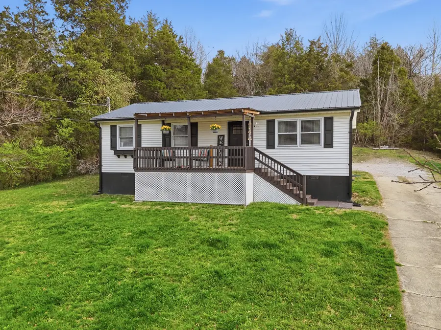 1092 Winchester Road, Irvine, KY 40336 - #2