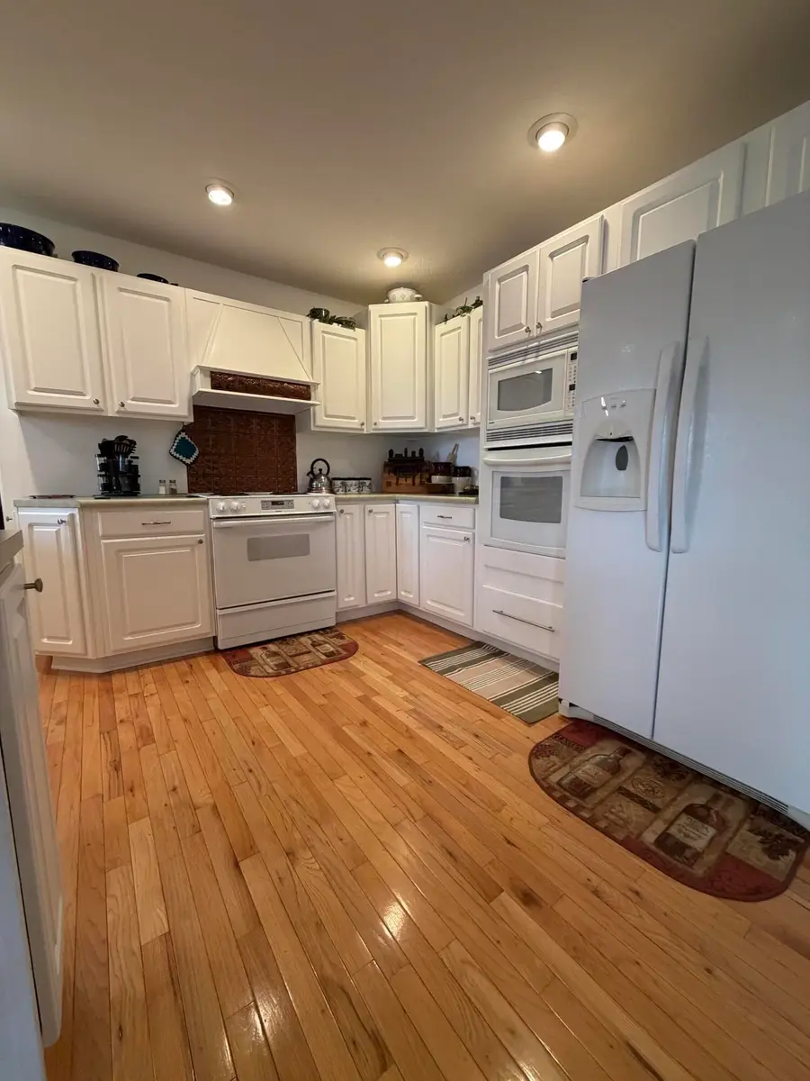 130 Forest Lake Drive, Jeffersonville, KY 40337 - #2