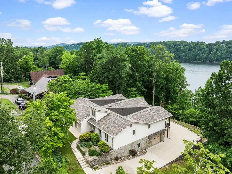 389 Lakeview Drive, Somerset, KY 42503 - #2