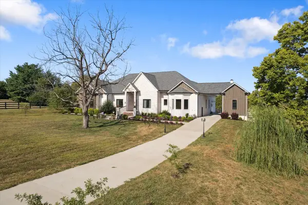 100 Stirling Lane, Versailles, KY 40383