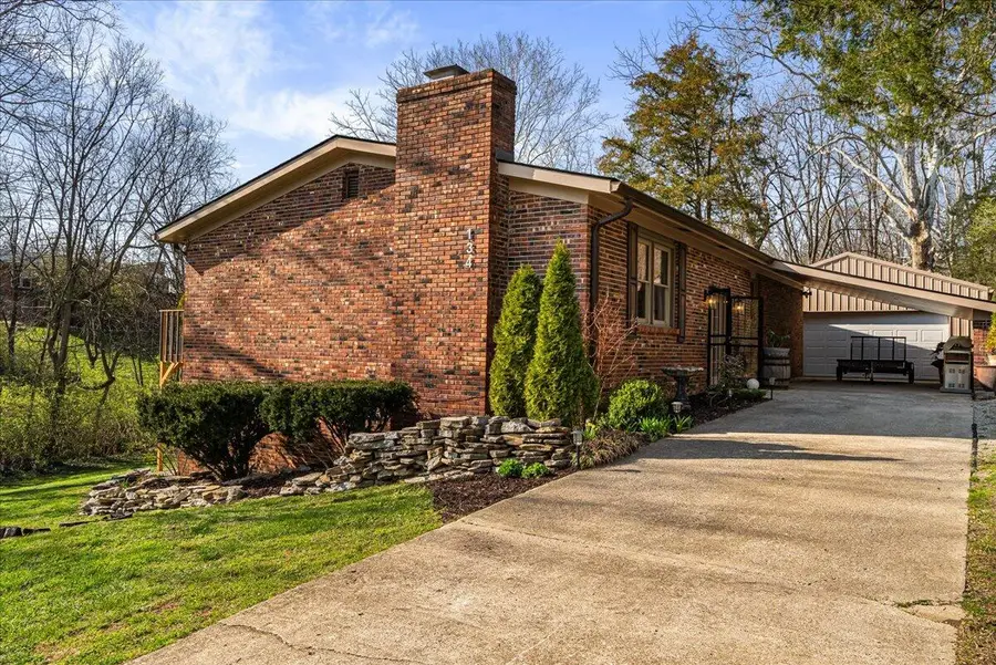 134 Lakeshore Drive, Richmond, KY 40475 - #2